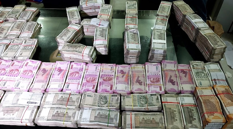 4 crore in cash seized as VIB raids 3 Bihar govt officials | Sangbad Pratidin