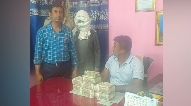 Man with wades of cash arrested from Durgapur station | Sangbad Pratidin