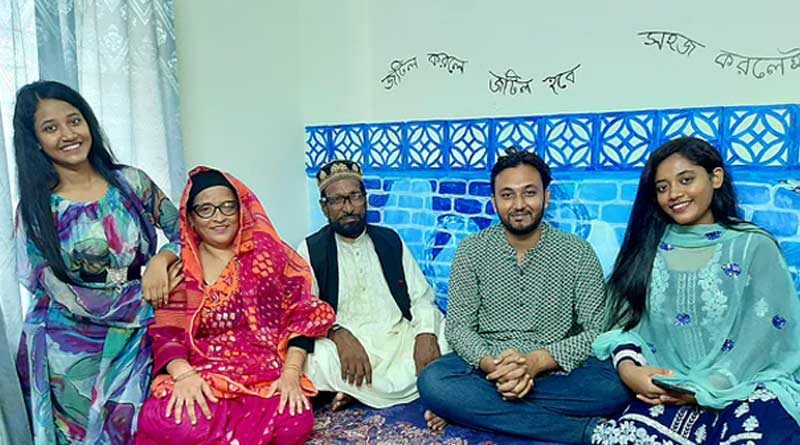 53-year-old single mother found a partner and got married by their children | Sangbad Pratidin