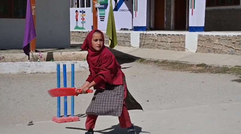 Viral Young fan of Virat gets cricket kit from Ladakh administration | Sangbad Pratidin