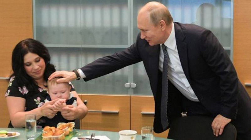 Vladimir Putin hands out 'Mother Heroine' award to women give birth to ten or more children। Sangbad Pratidin