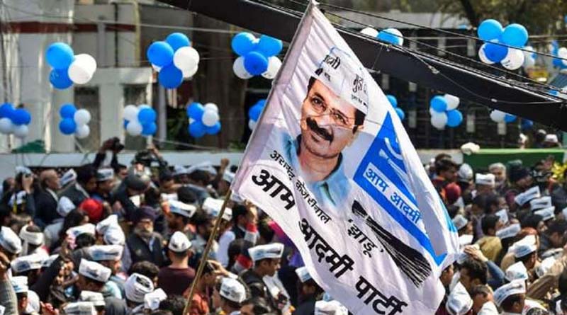 Gujarat headache for AAP, 'Five party MLAs in touch with BJP', say Sources | Sangbad Pratidin