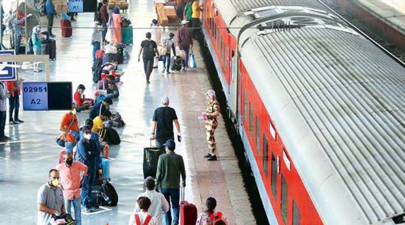 Counting trains was part of 'training' in this job scam worth Crores। Sangbad Pratidin