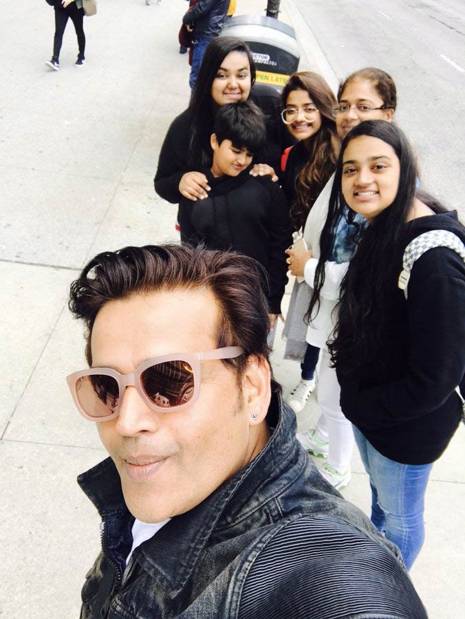 Ravi-Kishan-Family