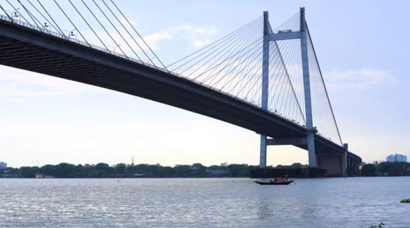 Man jumped in Ganges from second Hooghly Bridge, rescue ops continues | Sangbad Pratidin