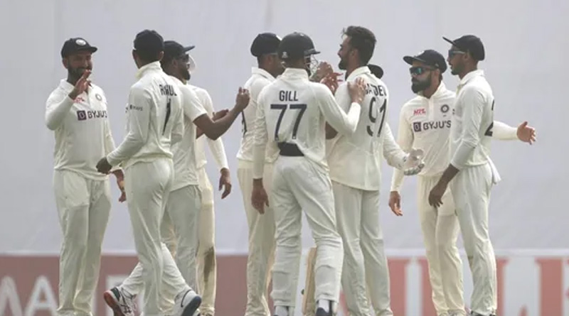 Umesh Yadav and Ravinchandran Ashwin troubles Bangladesh batting on second test against India | Sangbad Pratidin