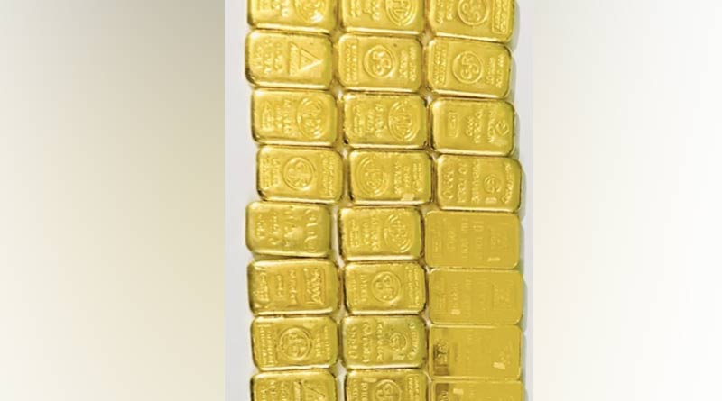BSF in Bongaon border arrests two accussed of trying to smuggle gold of almost 2 crores | Sangbad Pratidin
