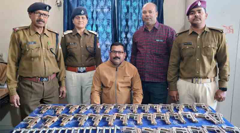 35 pistol sized in passenger train at Burdwan