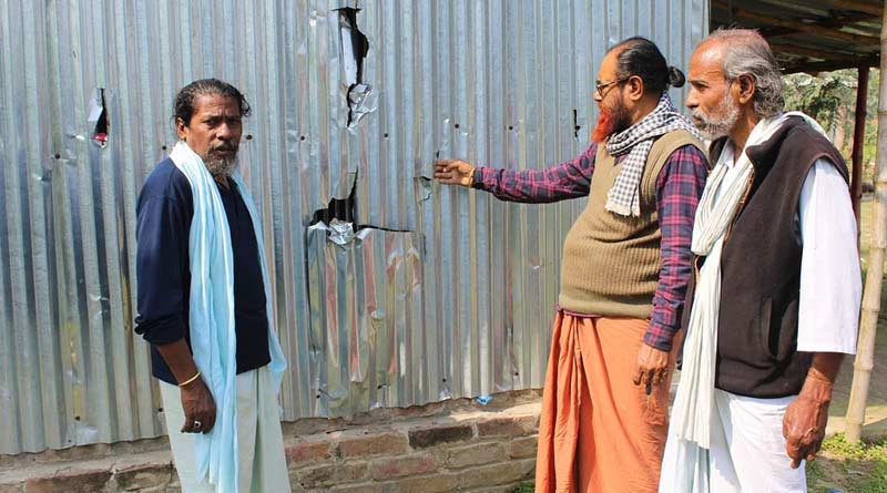 Attack in Baul Akhra in Bangladesh, many flee away | Sangabd Pratidin