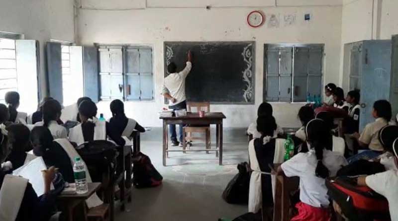 Students of Sbitri girls high school as they have not enough teachers | Sangbad Pratidin