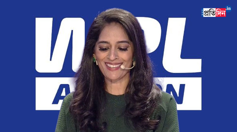 Mallika Sagar was the auctioneer at inaugural WPL auction । Sangbad Pratidin