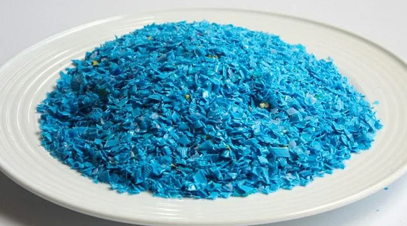 Microplastics used in food packaging and paint have been discovered in human vein। Sangbad Pratidin