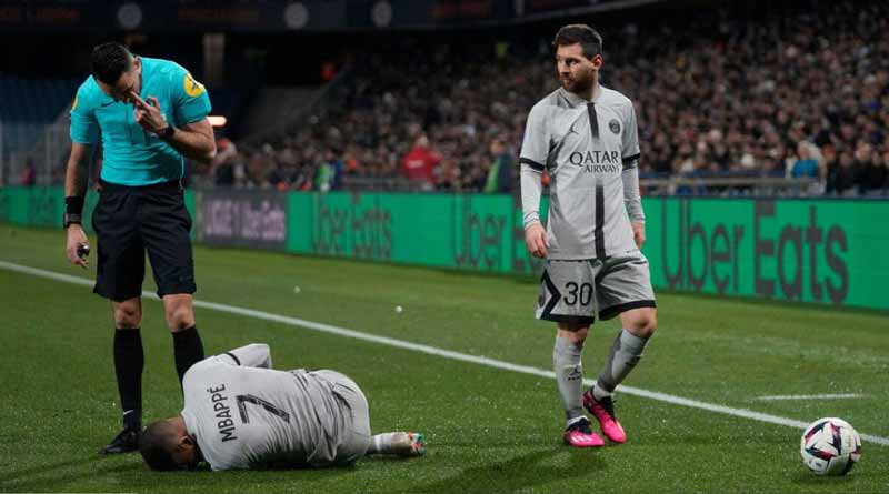 Lionel Messi scores but Kylian Mbappe injured as PSG win । Sangbad Pratidin
