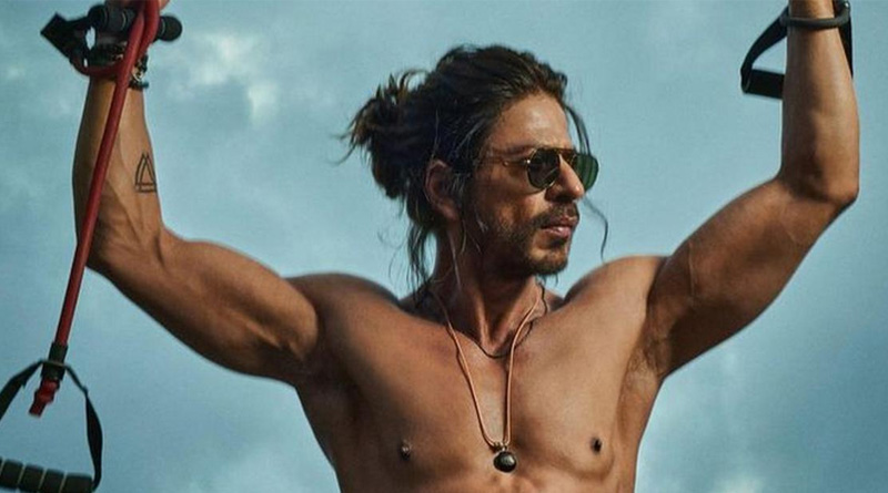 Shah Rukh Khan gave befitting reply to Netizen who trolled Jawan star for age
