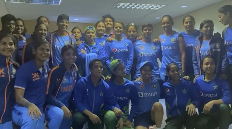 India and Pakistan cricketers met each other after T20 World Cup clash | Sangbad Pratidin