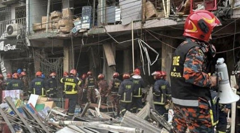 Ravaged building of Dhaka will be completely demolished any time। Sangbad Pratidin