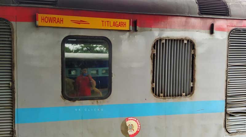 Explosion while charging mobile phone in train, panic among the passengers of Ispat Express | Sangbad Pratidin