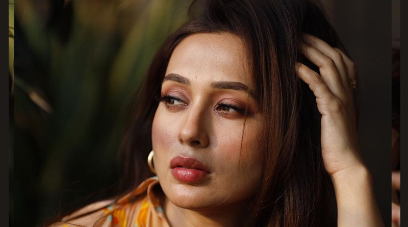 Bengali actress Mimi Chakraborty's Insta story garners social attraction