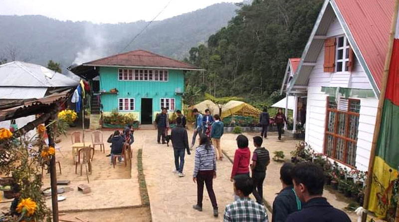 Bengal Tourists enjoying long holiday at WB mountains | Sangbad Pratidin