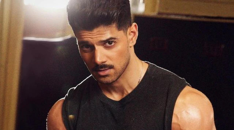 Actress sooraj pancholi asks who will give me these 10 years back as he gets acquitted| Sangbad Pratidin