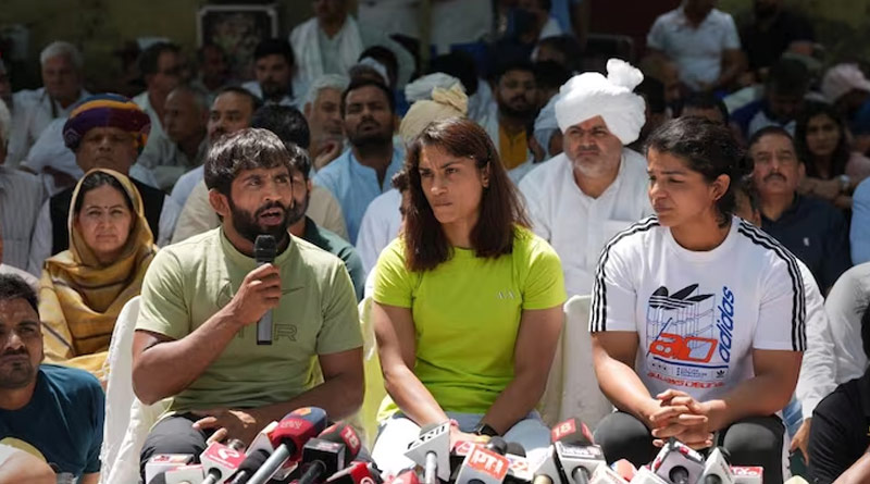 Protesting wrestlers met Amit Shah as their deadline ends on Monday | Sangbad Pratidin