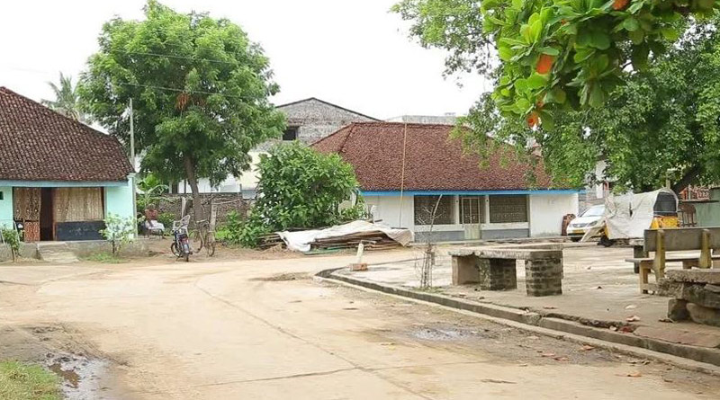 Dalits are denied entry and women are kept out of village during periods in a Andhra Pradesh village। Sangbad Pratidin