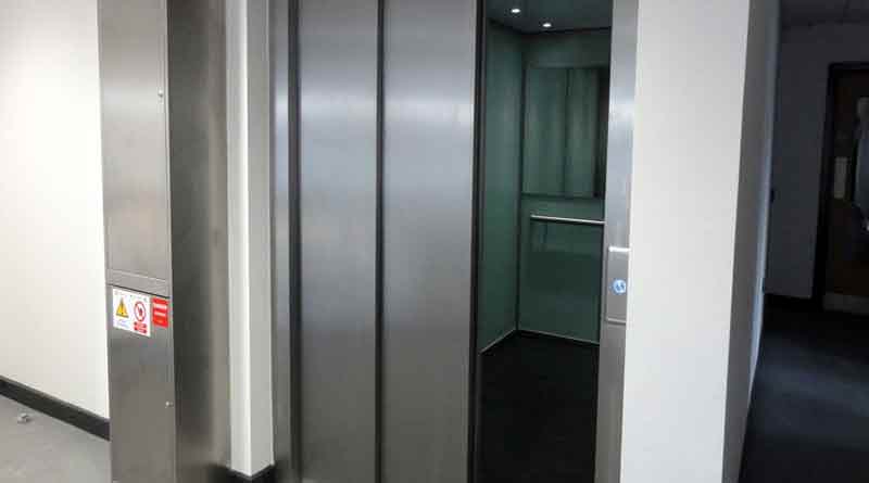 Lift crashes 8 floors in Noida, woman dies | Sangbad Pratidin
