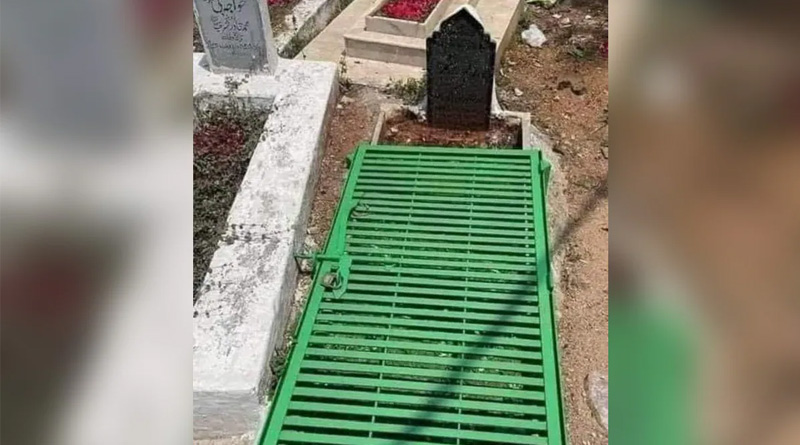 This photo is not from Pakistan but from a graveyard in Hyderabad | Sangbad Pratidin