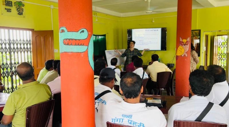 To drag more foreign tourists, local guides of Sunderban are learning spoken english with the help of SHER and US Embassy | Sangbad Pratidin