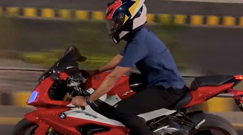 Babar Azam drives bike in speed at night, netizens slam Pak cricketer | Sangbad Pratidin