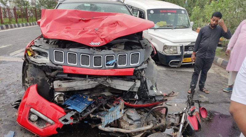 Accident occurred at New Town Left 4 injured | Sangbad Pratidin