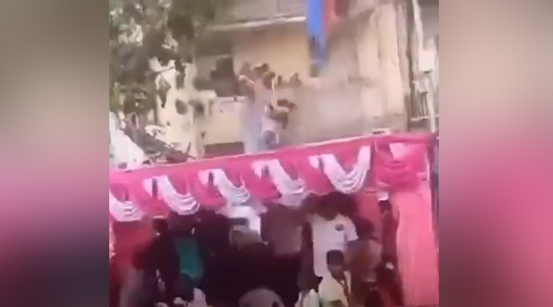 1 dead after 2nd floor balcony collapses during Rath Yatra in Ahmedabad। Sangbad Pratidin