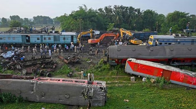 Accident happend due to negligence of signaling staff, railway said in Coromandal incident report | Sangbad Pratidin
