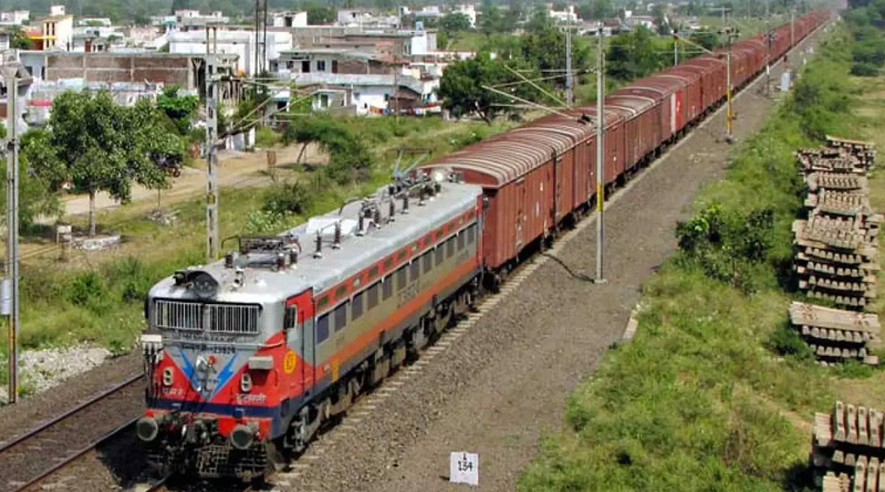 4 died in Odisha after goods train ran over, another derailed in Assam | Sangbad Pratidin