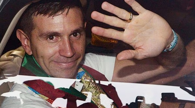 Emi Martinez says Leo Messi is all time best | Sangbad Pratidin