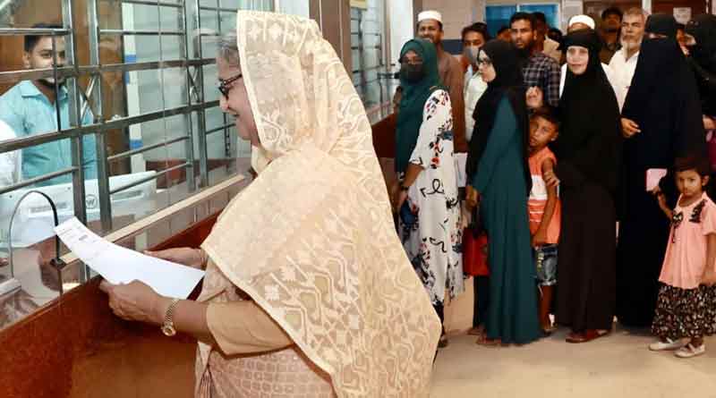 Bangladesh PM Sheikh Hasina went to the eye hopsital and received treatment at outdoor with general people | Sangbad Pratidin