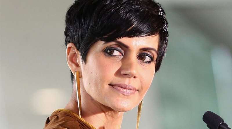 Mandira Bedi slams Mumbai airport officials for deserting passengers | Sangbad Pratidin