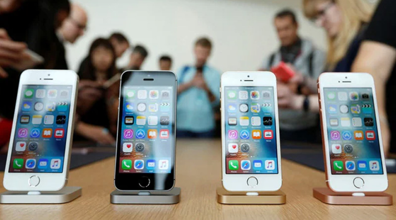 Russia bans Apple gadgets for administration, fears espionage of USA | Sangbad Pratidin