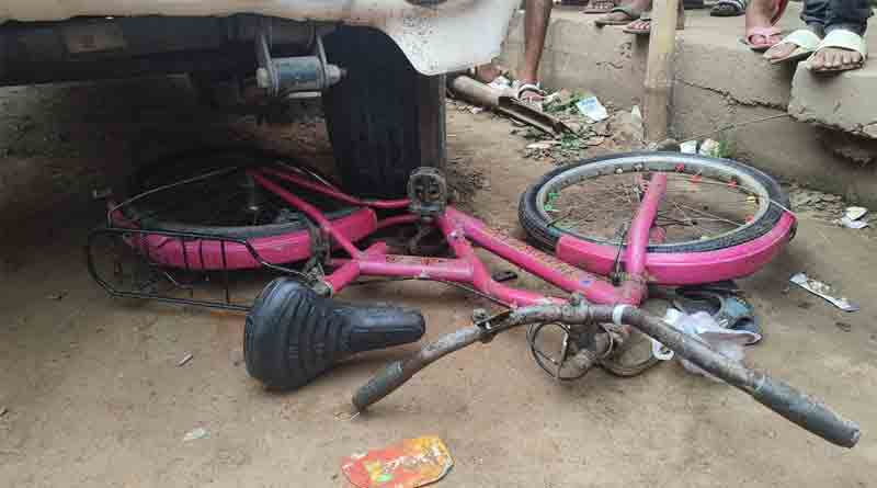 Student of class IV died in accident in Nadia | Sangbad Pratidin