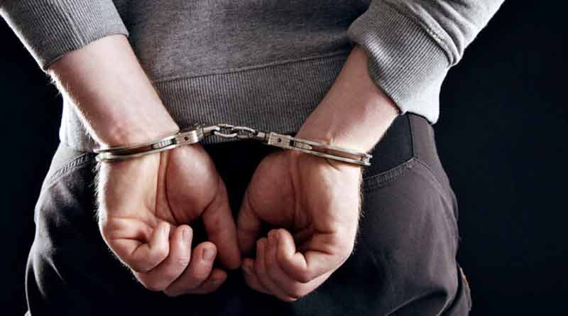 7 men on one bike perform stunts in Uttar Pradesh was arrested | Sangbad Pratidin