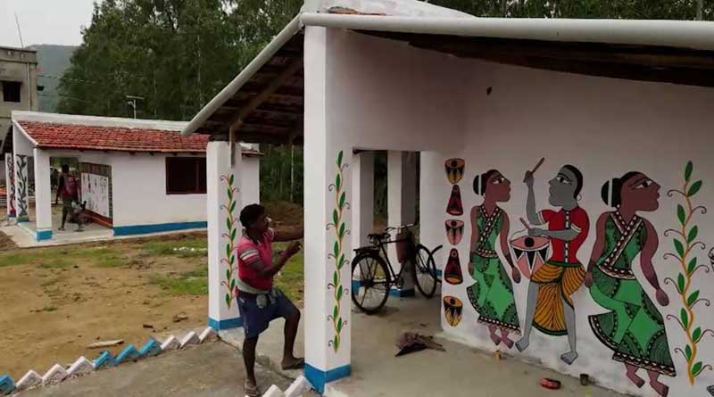 Bankura Patashilpis express dissatisfaction over poor quality housing by administration in 'Model Village' | Sangbad Pratidin