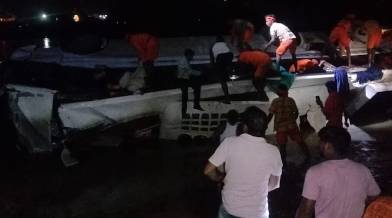 4 killed, many injured as bus falls into river in Jharkhand's Giridih | Sangbad Pratidin