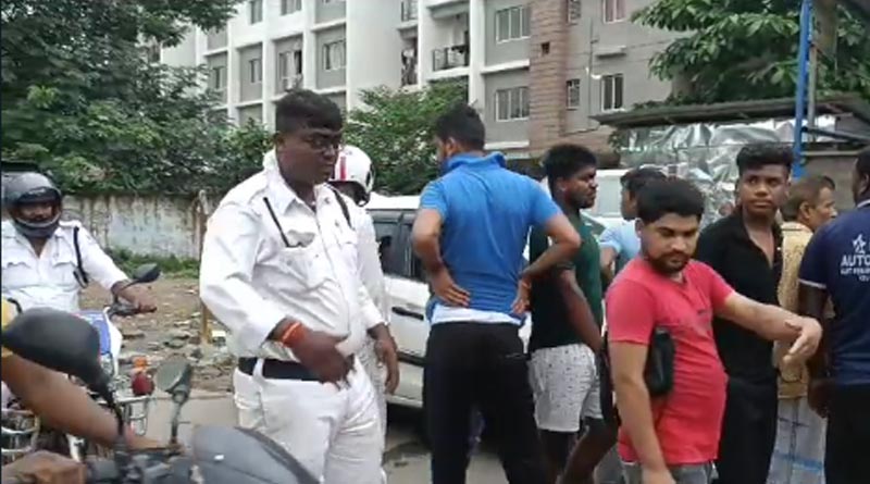 Accident in Rajarhat, one person injured | Sangbad Pratidin