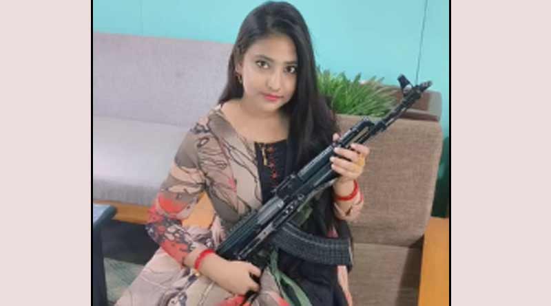 A controversial photo of Trinamool leader's wife gies viral on social media | Sangbad Pratidin