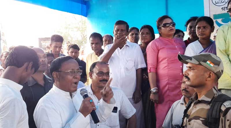 BJP MLA of Gangarampur joins TMC protest, supports the demand, sparks controversy | Sangbad Pratidin