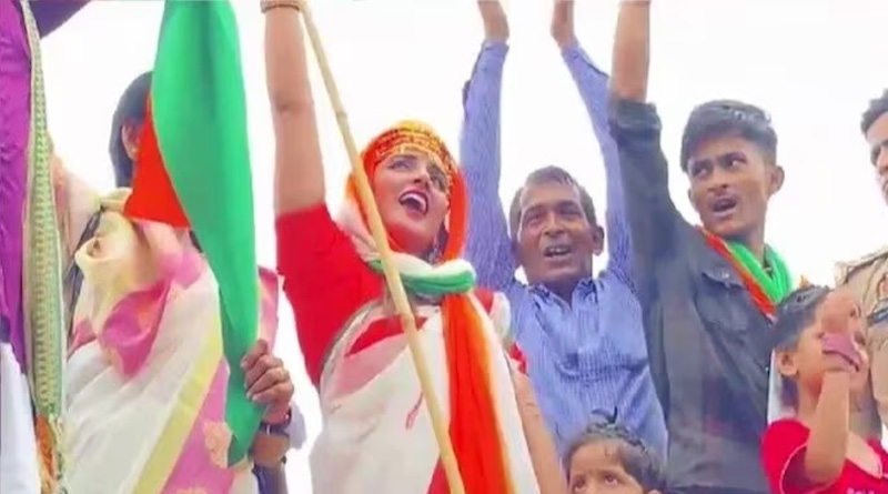Seema Haider hoists Indian Flag at home and says turned down movie offer | Sangbad Pratidin