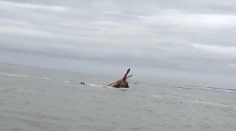 Fish Traller capsized in Bay of Bengal near South 24 parganas coastal area, fishermen rescued |Sangbad Pratidin