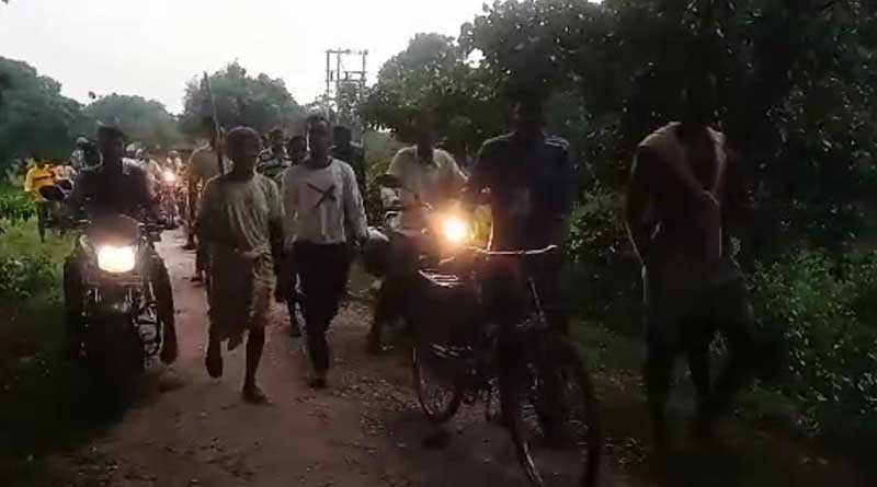 People protest through bike rally against Turga project at Bagmundi, Purulia, gherao DFO