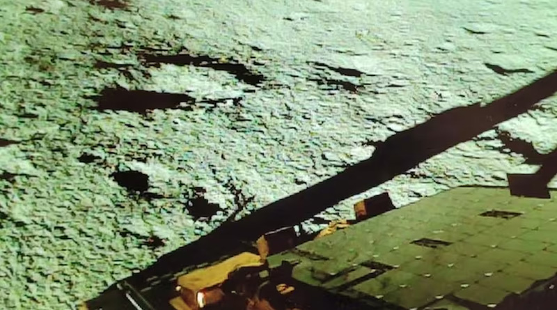 Rover Pragyan rover finds Sulphur on Moon’s south polar region। Sangbad Pratidin