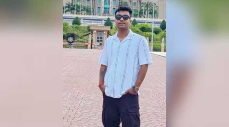Man speaking in mobile phone, died during lightening at Regent Park area | Sangbad Pratidin